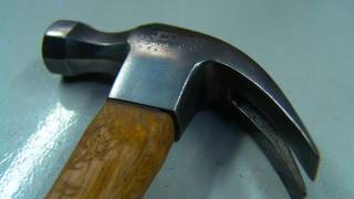 NZ- Pakistani immigrant attacks wife with hammer