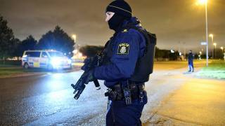 Swedish Police in Malmö Now Armed with Machine Guns to Take Back Control
