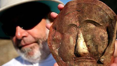 Ancient Thracian Golden Mask Unearthed in Bulgaria