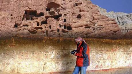 Explorers find ancient caves, paintings in Nepal
