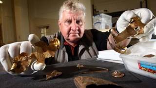 Largest hoard of Anglo-Saxon treasure found in U.K.