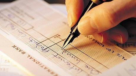 Britain bounces checks after 300 years