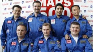 Six men get ready for 520-day simulated Mars trip