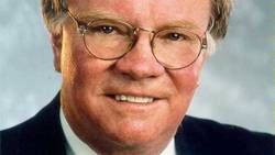 Matt Simmons (Member of CFR, Club of Rome & Peak Oil Proponent) Says: BP Covering Up Massive Leaking Hole Miles Away