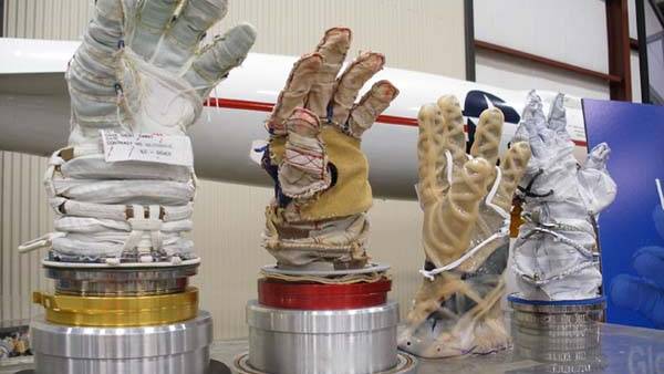 Astronauts’ fingernails fall off