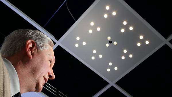 Flickering lights used to send coded signals for Internet