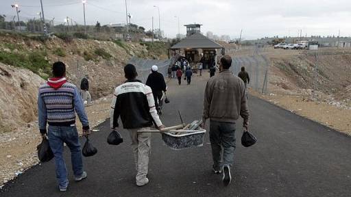 Palestinians turn to jobs building settlements they despise