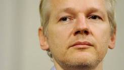 WikiLeaks’ Assange ’dressed as old woman’ to evade CIA: book