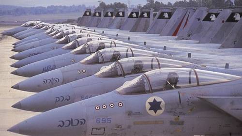 8 Fighter-jet engines ’stolen from Israeli base’