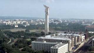 Earthquake damages Washington monument