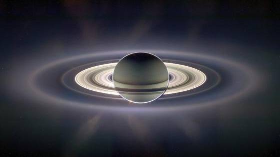NASA’s Cassini orbiter snaps unbelievable picture of Saturn