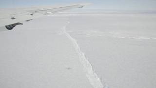 Huge Crack Discovered in Antarctic Glacier : "Part of Natural Process"