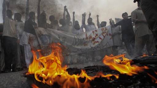 NATO Gangsters: U.S. plays with fire infuriating nuclear Pakistan (Video)