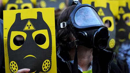 Japan plans to scrap nuke plants after 40 years
