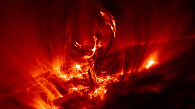 Forget Mayan 2012 prediction, expert says the world ends in 500 million years (Solar influence)