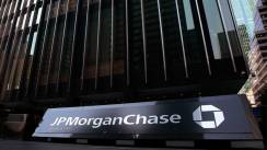 Largest US bank, JPMorgan Chase, says it lost $2 billion in risky trades