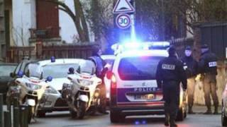 Hostages taken in French bank raid