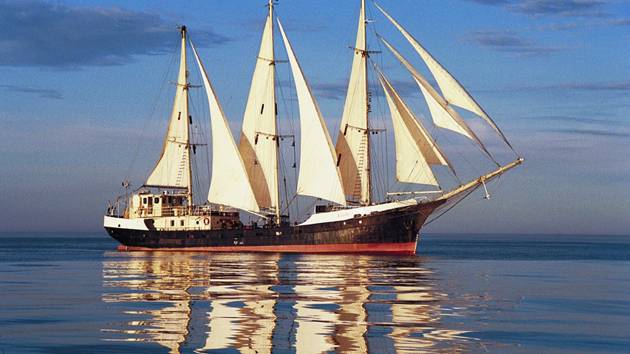 Gaza-bound ship Estelle intercepted by Israeli forces