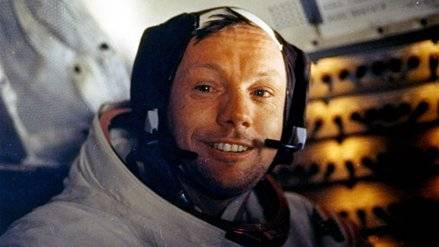 Neil Armstrong, the moon’s mystery man, dies