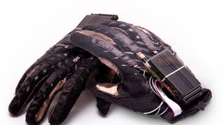 Students Invent Gloves that Translate Sign Language to Speech