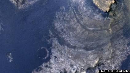 Ancient Martian lake fed by groundwater