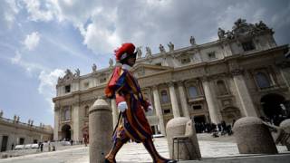 Papal resignation linked to inquiry into ’Vatican gay officials’, says paper