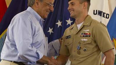 Pentagon calls off new medal for drone, cyber warriors