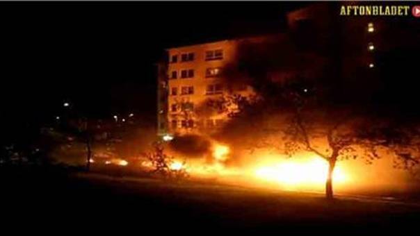 Stockholm riots update: "Tabloid Journalists are paying youth to burn cars"
