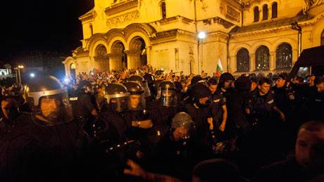 Bulgaria: Protesters Trap MPs in Parliament