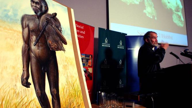 Archaeologist who discovered the Hobbit dies