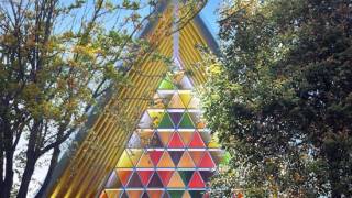 Symbolic cathedral made of cardboard unveiled