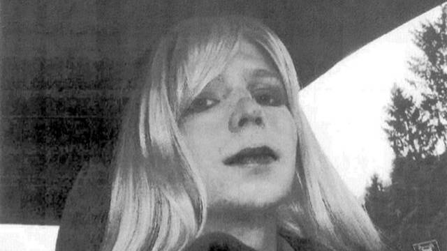 Bradley Manning says, ‘I am female,’ will begin hormone therapy