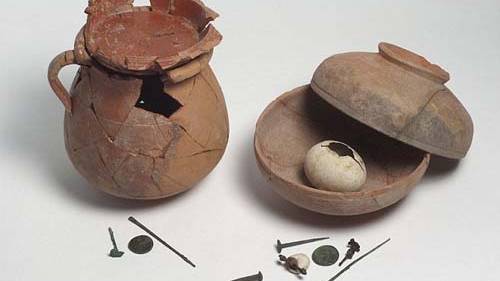 2,000 year old egg found in newly discovered ancient Roman pots