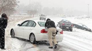 Thousands Stranded as Snow and Cold Catches the South Unprepared