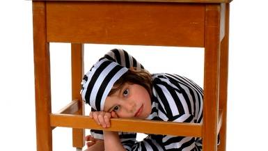 All Day School? U.S. and U.K. Look to Extend School Day, Serve Kids Dinner