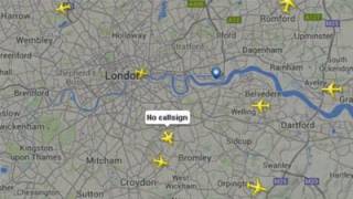 ’Mysterious plane’ with no callsign spotted circling London for two hours