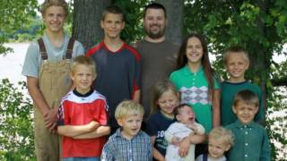 Police Seize 10 Children From 'Off-Grid' Homeschool Family