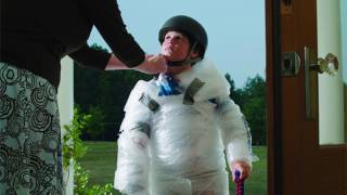 UK School Bans "Gymnastic Movements" on Playground