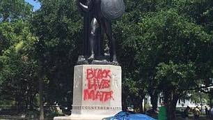 Confederate monuments defaced as South Carolina protesters lash out in wake of racially motivated Charleston church massacre