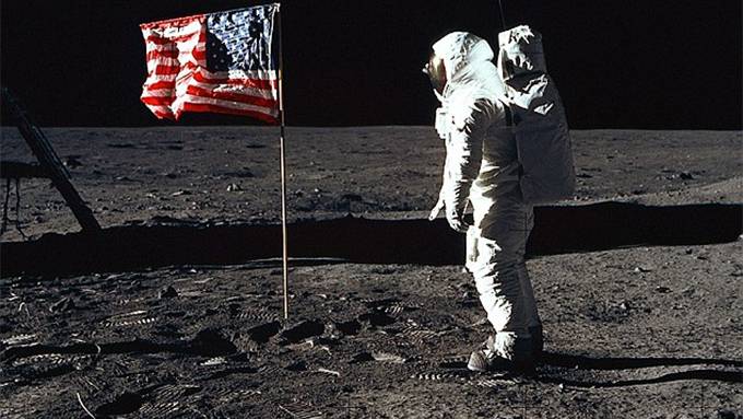 Russia calls for an investigation into the Moon landing