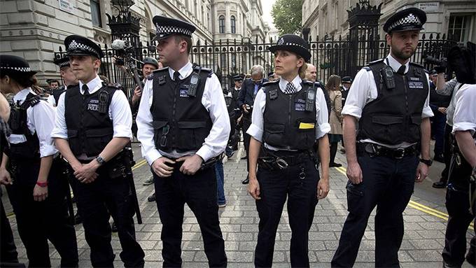 UK Police Tell Subjects Not to Harm Their Attackers, Get a Rape Alarm