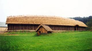 The Golden Hall of Edoras and the Vikings