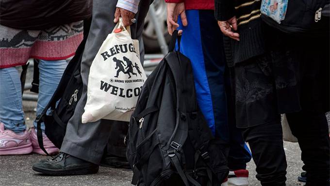 Saudi Arabia offers Germany 200 mosques – one for every 100 refugees who arrived last weekend