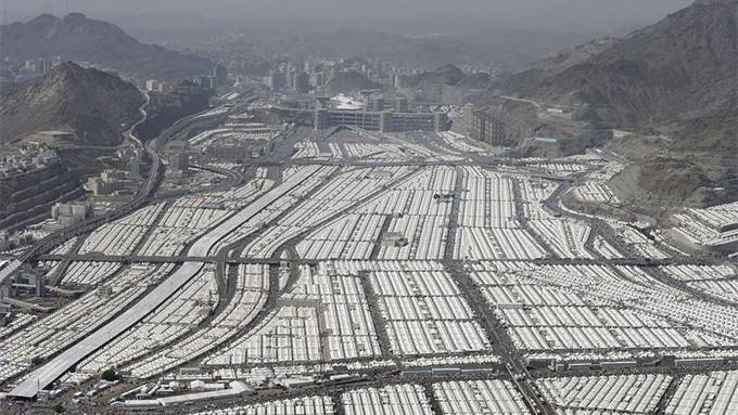 Saudi Arabia has 100,000 air-conditioned tents sitting empty, still won't take Syrian refugees