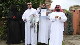 Sydney: Activists deliver petition to send refugees to PM's electorate