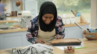 More Great Media Moments in Muslim Achievement: Headscarf Lady Wins Bakeoff In Britain