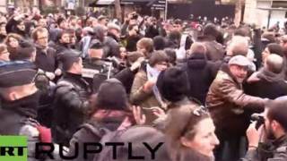Pro-Refugee Leftists Rally in Paris - Attack Police