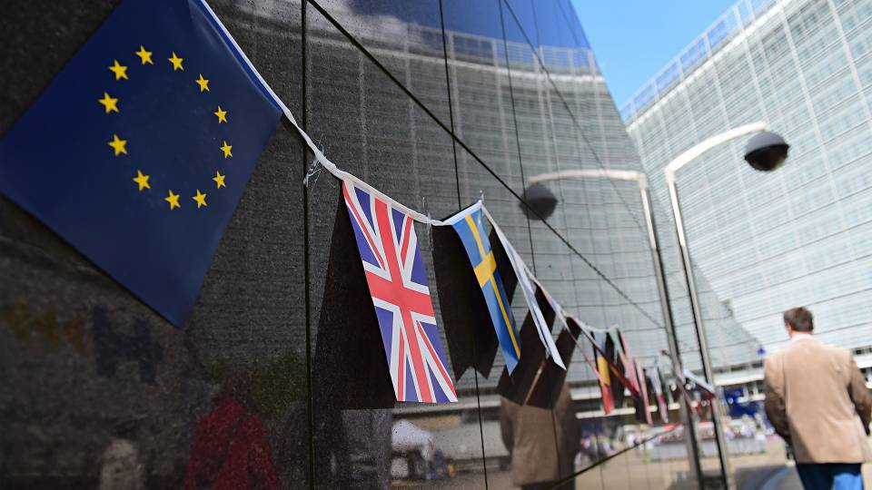 EU Referendum Remain victory predicted by bookmakers and finance experts