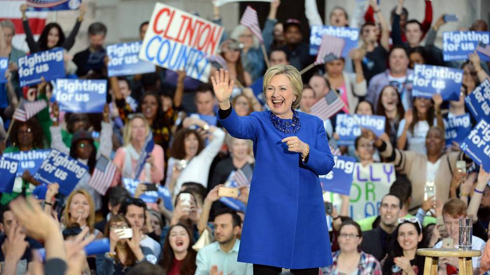 'Brexit’ Revolt Casts a Shadow Over Hillary Clinton’s Cautious Path