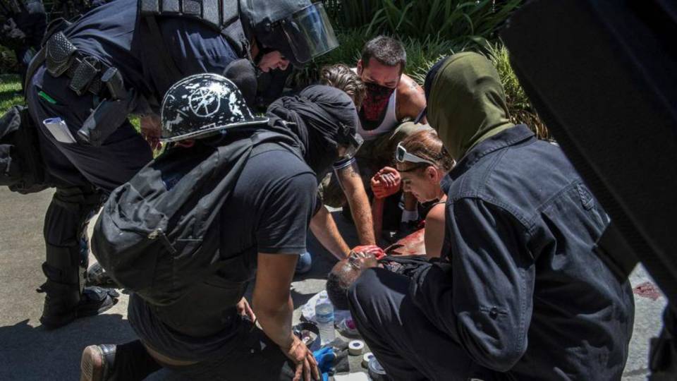 Leftist extremists attack nationalists, multiple people stabbed